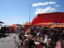 ヘルシンキ海辺のマーケット