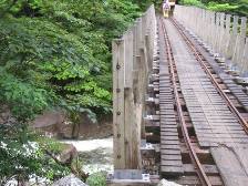 屋久島・渓流の上の橋